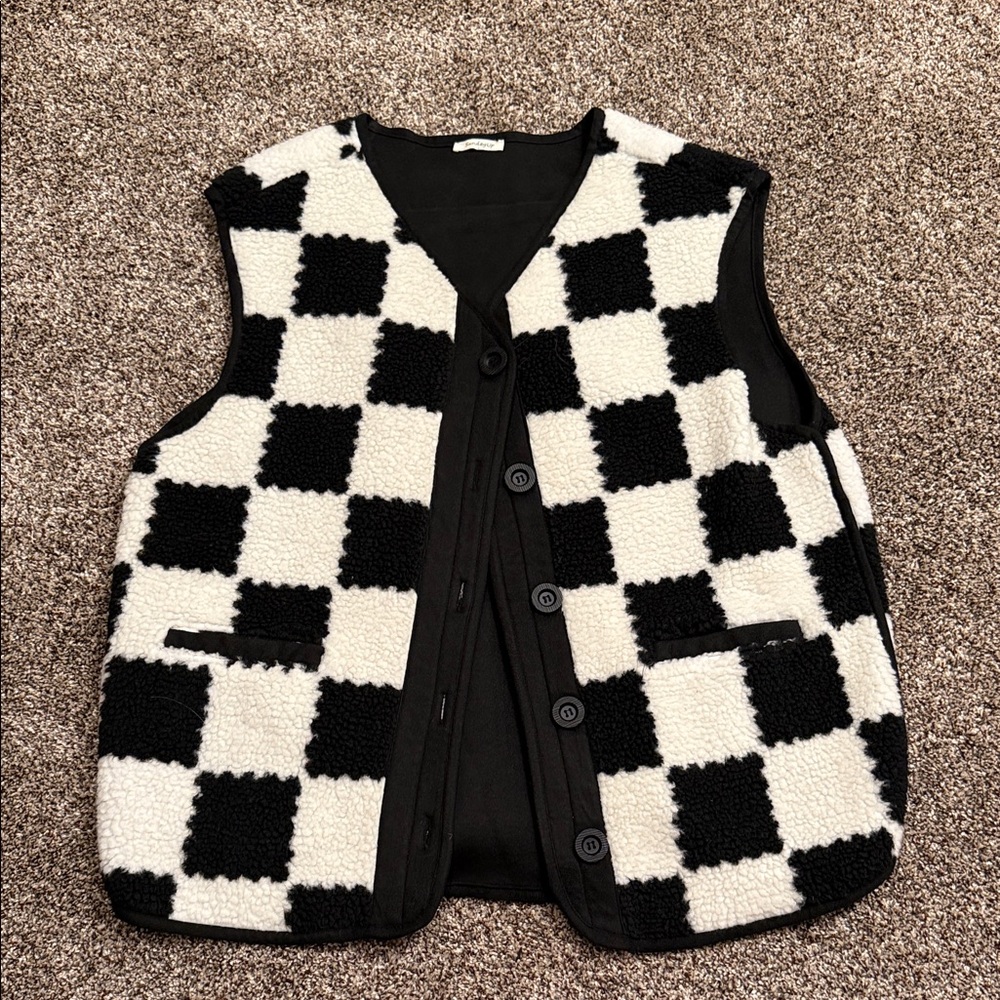 Chic Black and White Checkered Vest